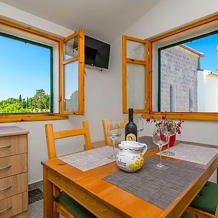 Plovanija Comfortable Hotel 2*