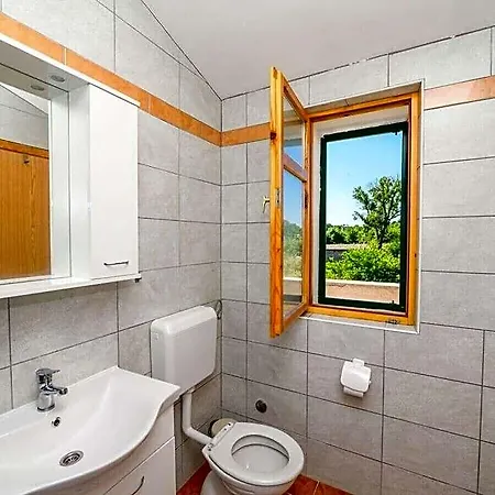 Plovanija Comfortable Krk Town