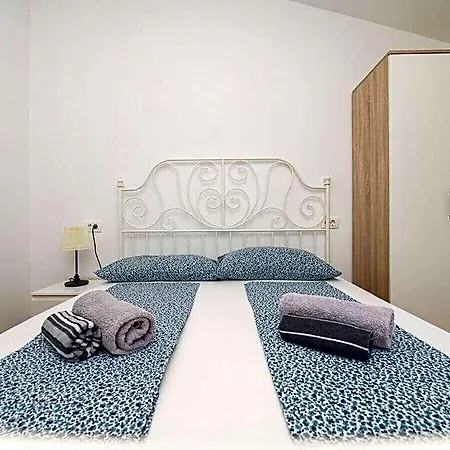 Plovanija Comfortable 2*